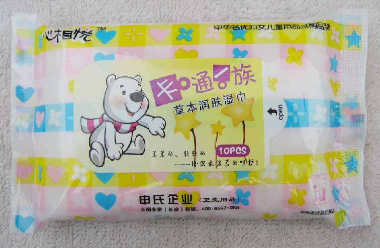 供應(yīng)卡通一族草本潤膚濕巾
