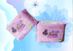 廠家供應(yīng)優(yōu)質(zhì)高檔衛(wèi)生巾量大從優(yōu)批發(fā)