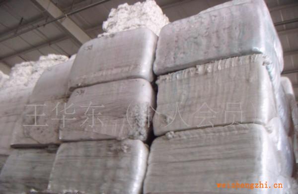 國外次品成人尿褲用于回收打漿。再生漿、尿褲漿、高分子絨毛漿