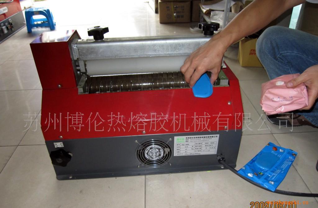 BL-8200濕巾，嬰兒濕巾，濕巾蓋粘膠機(jī)