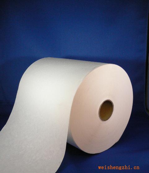 廠家直銷、邊拉卷裝擦手紙。