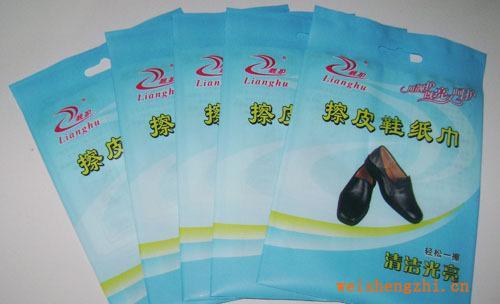 廠價(jià)直銷多功能護(hù)理濕巾包裝袋/8片裝擦鞋巾印刷掛袋