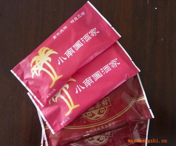 廠家大量供應(yīng),廣告濕巾大量優(yōu)質(zhì)濕巾,敬請訂購