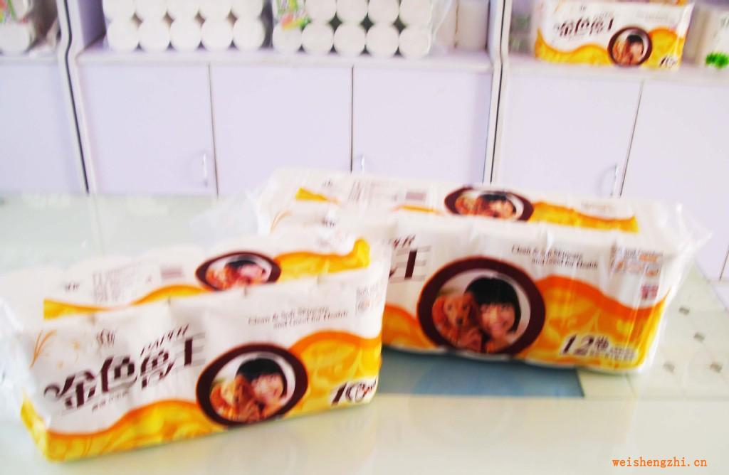 廠家專業(yè)生產(chǎn)多規(guī)格衛(wèi)生紙金色魯王高級多層衛(wèi)生紙