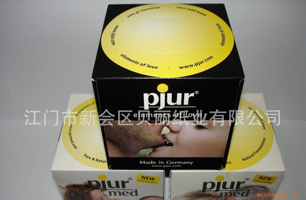 紙巾廠家定牌生產(chǎn)各類廣告禮品紙巾，正方形盒裝紙巾！