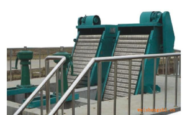 供應(yīng)回轉(zhuǎn)式格柵污水處理設(shè)備的首選格柵除污機(jī)