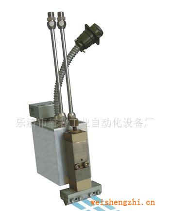 供應(yīng)汽車空調(diào)濾清器設(shè)備（熱熔膠機）