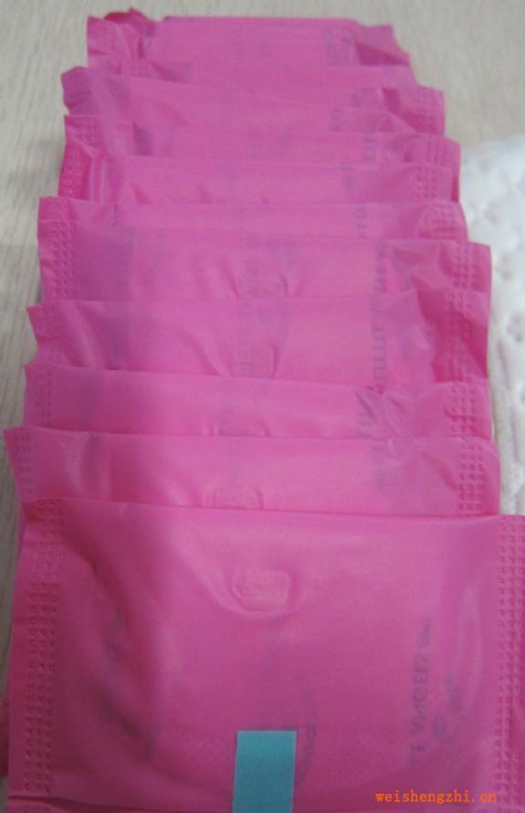 廠家直銷專業(yè)加工衛(wèi)生護墊外貿(mào)OEM女生護墊