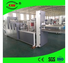 精諾機(jī)械全自動(dòng)餐巾紙加工設(shè)備可提供個(gè)性化彩印餐巾紙機(jī)械