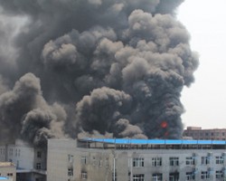 火炎焱！一紙箱廠不到一天內(nèi)連燒兩次！