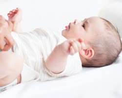 寶寶到年齡要停止使用紙尿褲！